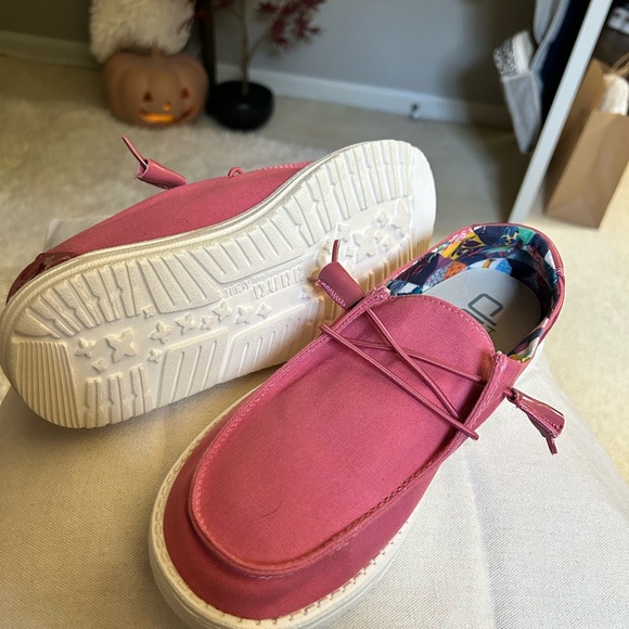 Hey dudes  NWOT never worn - Picture 2 of 4